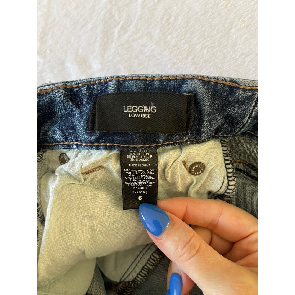 Express Jeans Legging Low Rise Medium Wash Distressed Skinny Denim Blue Size 6 - Picture 8 of 9